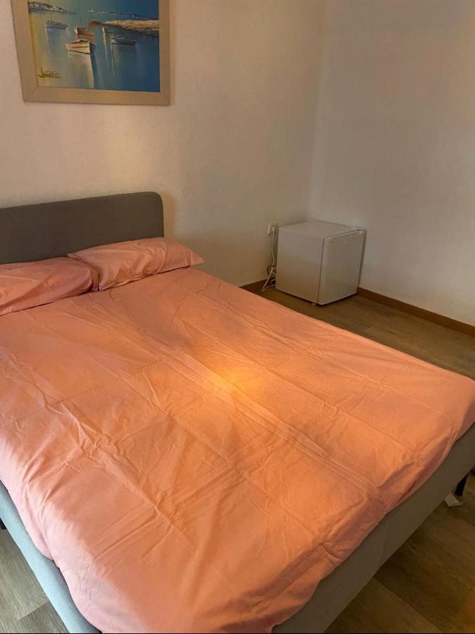 Apartamento De Habitaciones Privadas En El Centro De Málaga Esterno foto